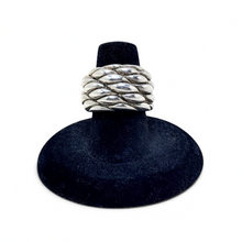 925Collection vintage sterling silver modernist bubble weave ring with a substantial 12g weight, size 7.