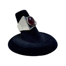 925Collection vintage sterling silver ring featuring an asymmetrical design and a polished red carnelian stone