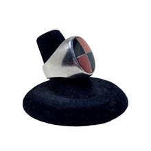 925Collection sterling silver signet ring with a geometric quadrant inlay of black stone and gold-tone glitter.