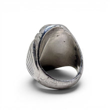 925Collection sterling silver statement ring with detailed leaf and feather motifs on the band