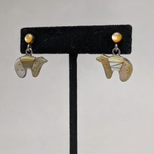 STERLING Bear Opal Studs / Bear Fetish Jewelry / Mother of Pearl Earring / Native American Jewelry / Bear Earrings / Pearl Inlay Earrings