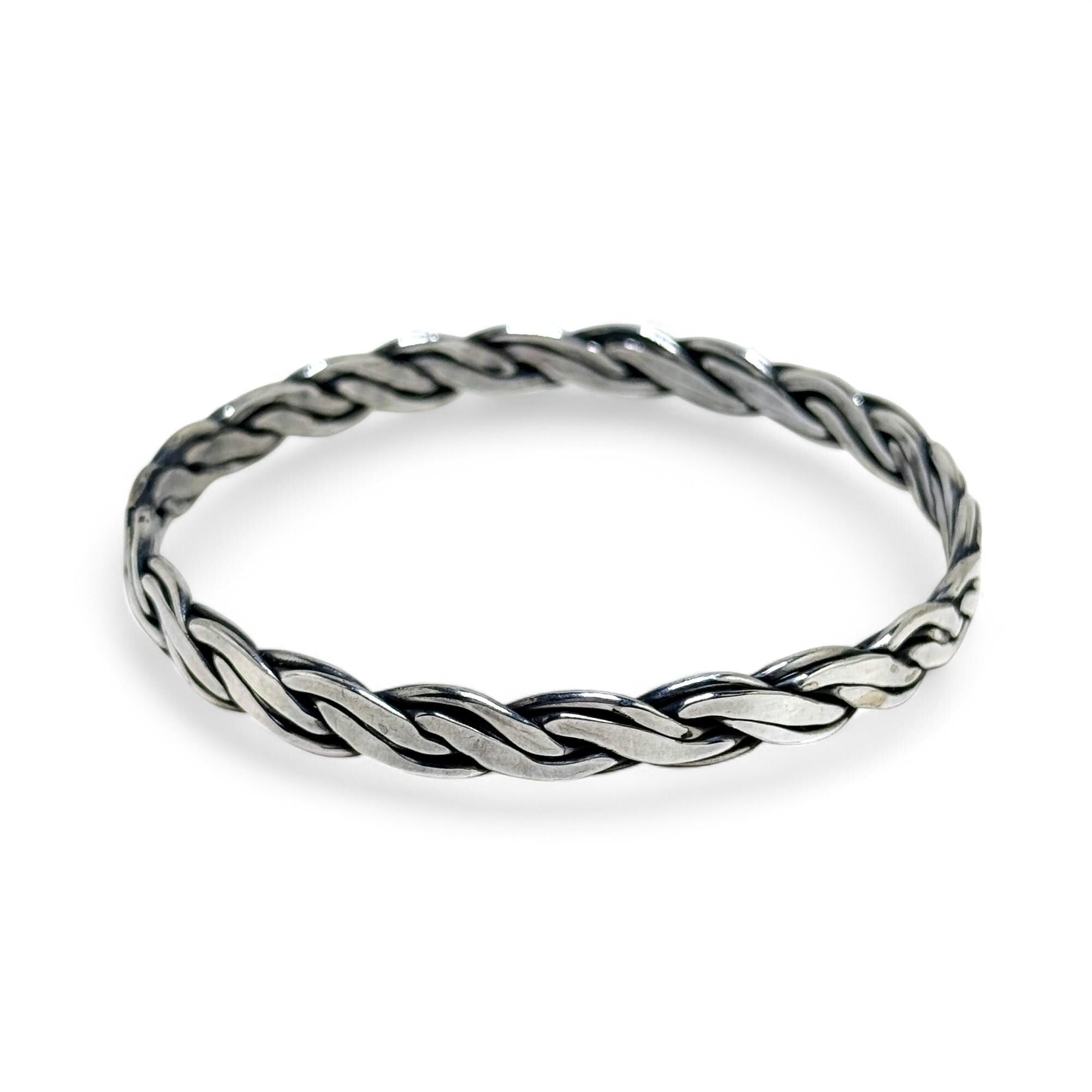 90s Twist Bangle